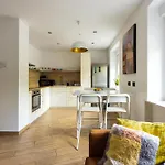 Large Two Bedroom Family App - Free Parking דירה לובליאנה