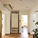 Large Two Bedroom Family App - Free Parking شقة ليوبليانا