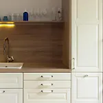 Large Two Bedroom Family App - Free Parking شقة *