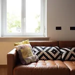 شقة Large Two Bedroom Family App - Free Parking *