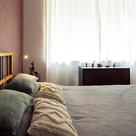 Large Two Bedroom Family App - Free Parking Apartmán *