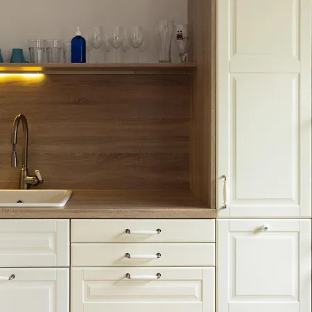 Large Two Bedroom Family App - Free Parking شقة *