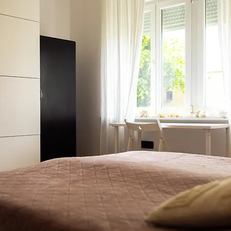 Apartman Large Two Bedroom Family App - Free Parking *