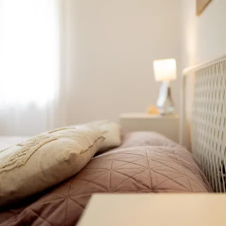 Large Two Bedroom Family App - Free Parking * Ljubljana