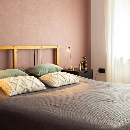 Апартаменты Large Two Bedroom Family App - Free Parking Любляна