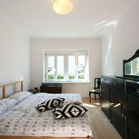 Large Two Bedroom Family App - Free Parking Apartmán Lublaň