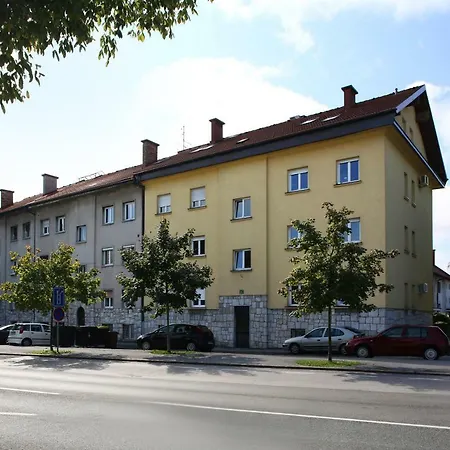 Large Two Bedroom Family App - Free Parking Lejlighed *