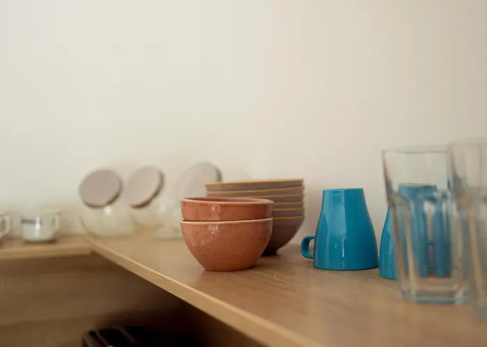 Large Two Bedroom Family App - Free Parking *