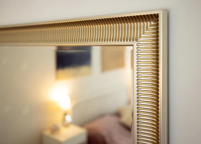 Apartment Large Two Bedroom Family App - Free Parking *