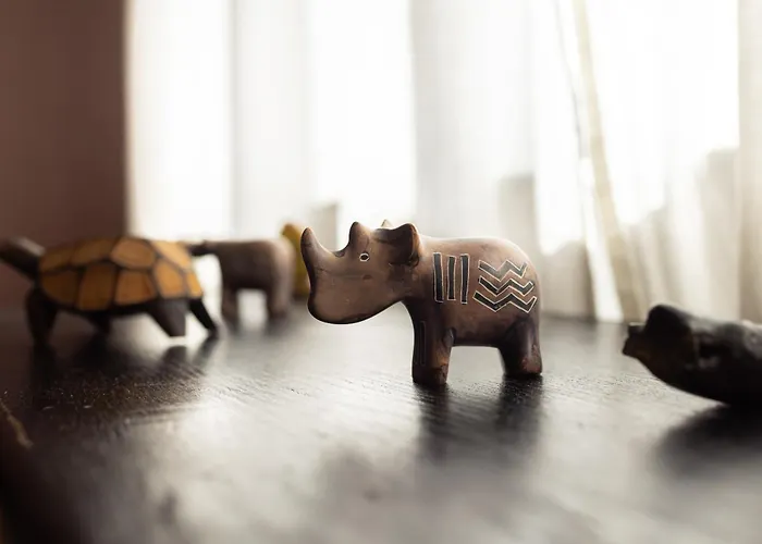 Large Two Bedroom Family App - Free Parking Apartment *