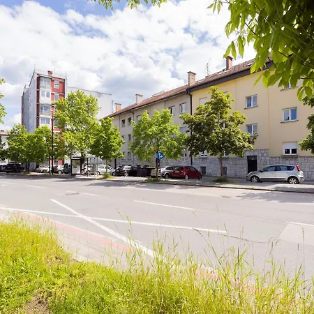 Large Two Bedroom Family App - Free Parking * Lublana