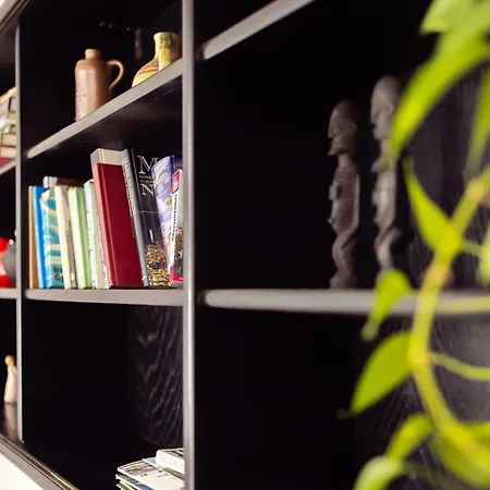 Large Two Bedroom Family App - Free Parking Apartament