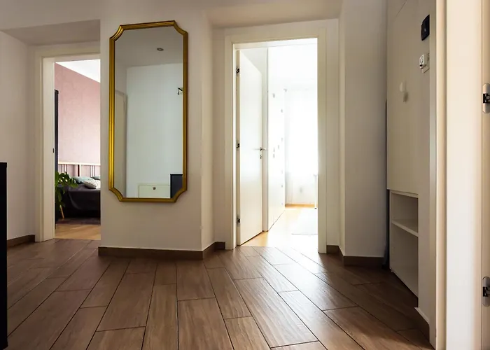 Large Two Bedroom Family App - Free Parking Apartament