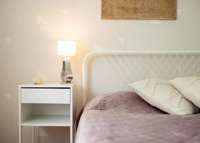 Apartament Large Two Bedroom Family App - Free Parking